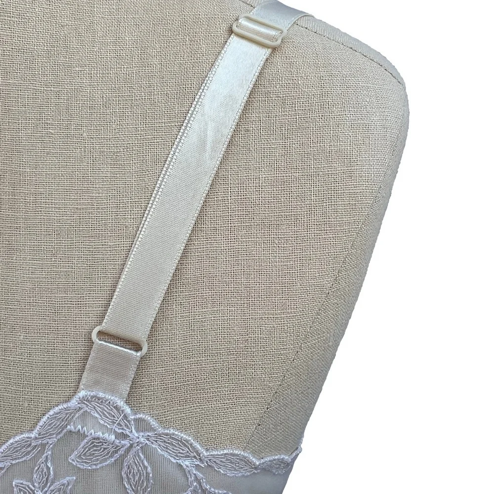 Vintage Grand Design Slip Size 32 - Picture 7 of 9